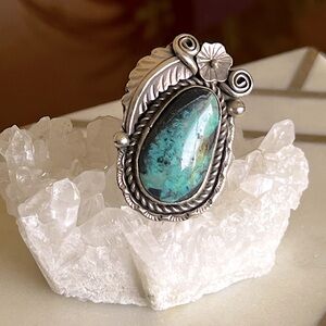 Vintage Navajo Sterling Silver Turquoise Ring - size 7